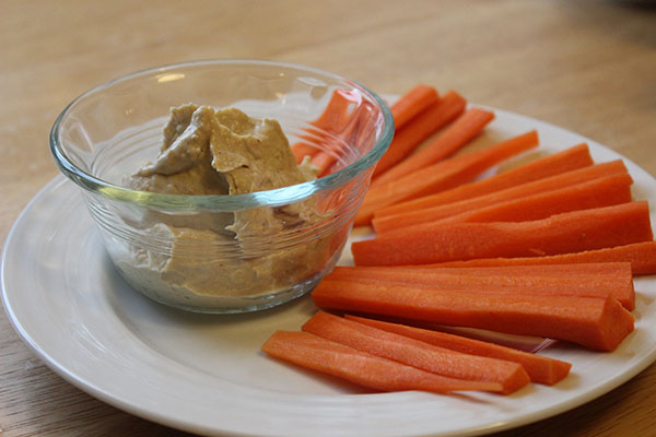 <strong>Hummus and Carrots</strong><br>A tasty way to eat veggies!